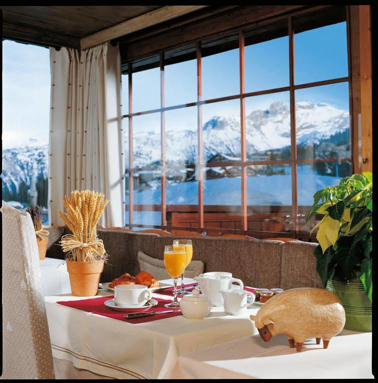 Grand Hotel Au Rond Point Des Pistes Courchevel Luaran gambar